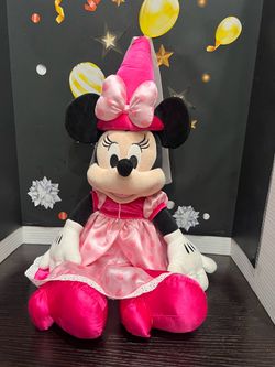 DISNEY PARKS PRINCESS MINNIE IN HER PINK GOWN AND HAT WITH VEIL - 24 INCH
