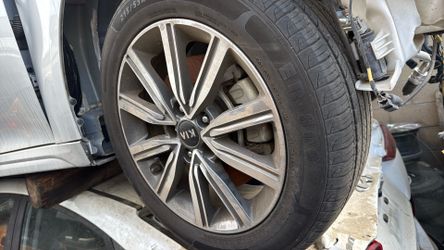 Set of 4 wheels and tires 2019 Kia optima