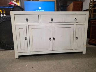 Rustic Farmhouse Style Whitewash Buffet / Credenza