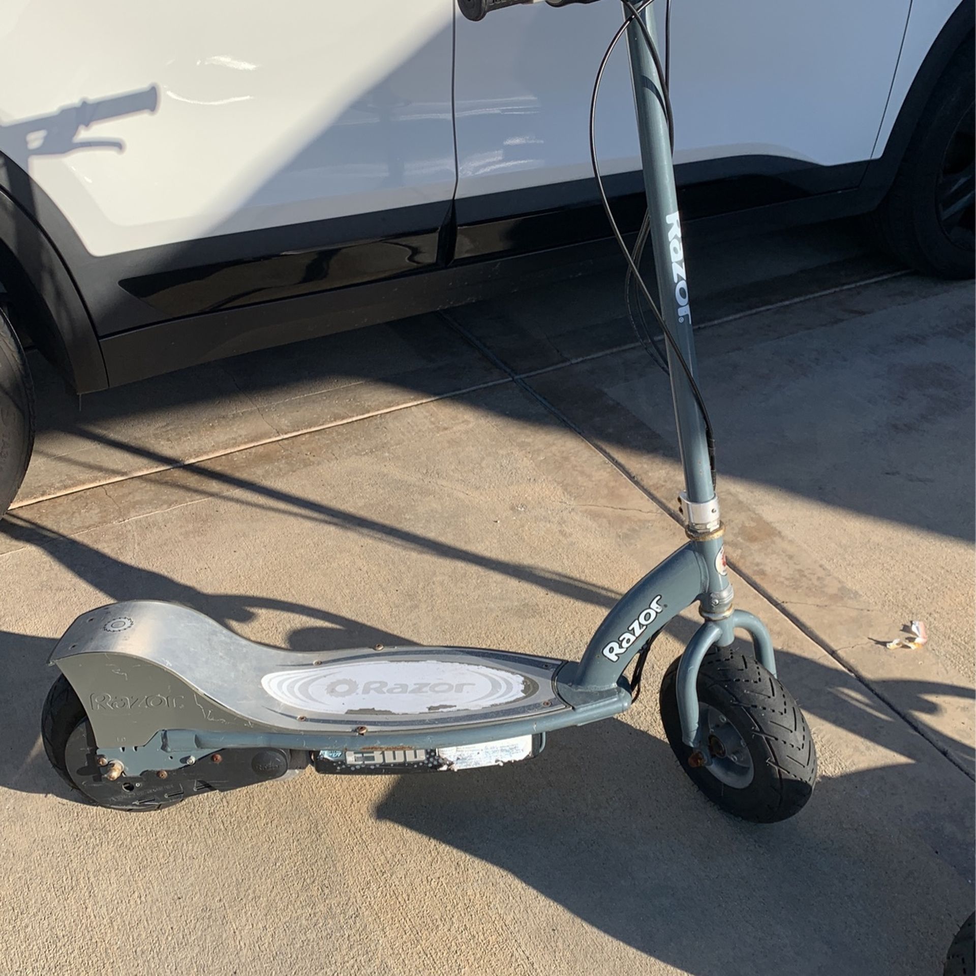 E300 Electric Razor Scooters for Sale in Huntington Beach, CA OfferUp