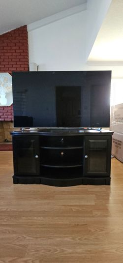 2013 Samsung 55 inch TV with Cabinet