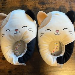 Kids slippers size 2/3