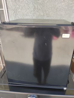 Mini refrigerator