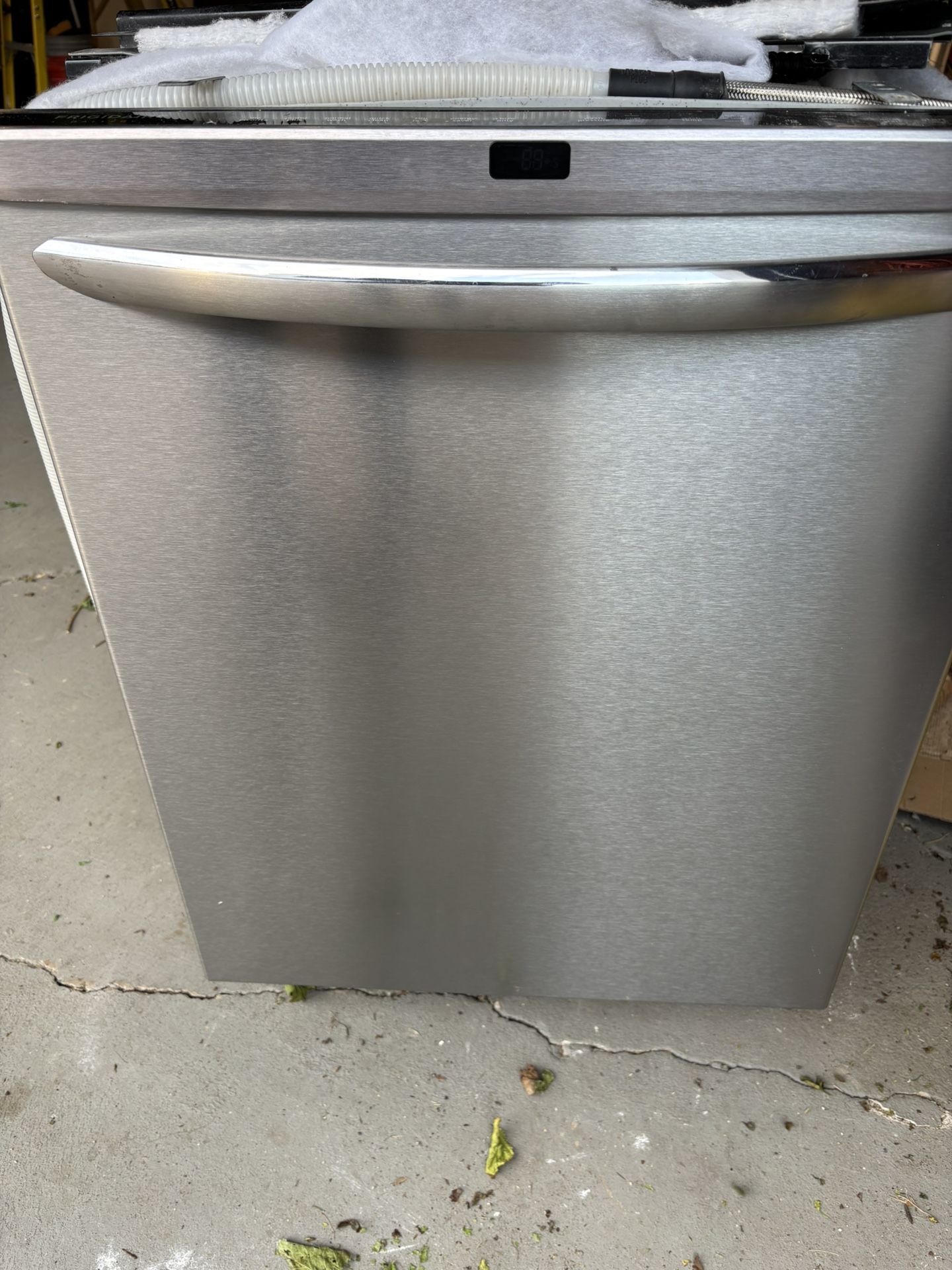 Frigidaire Dishwasher $100
