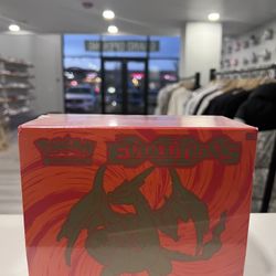 Pokemon XY Evolutions Elite Trainer Box [Mega Charizard Y]