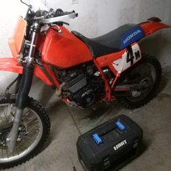 Honda Dirt Bike 1983 350