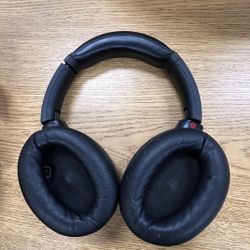 Sony WH-1000xm4 headphones