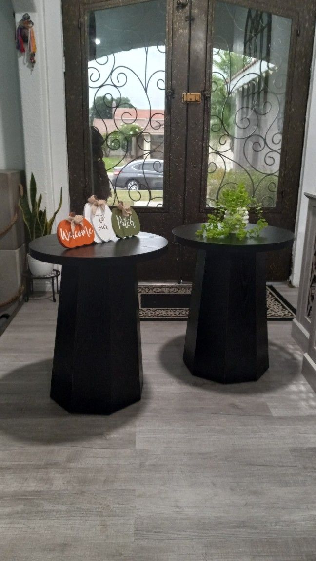 2 PCS END TABLES 
