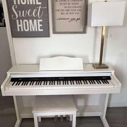 Beautiful 🎹 Piano Donner-Like new! Pristine condition