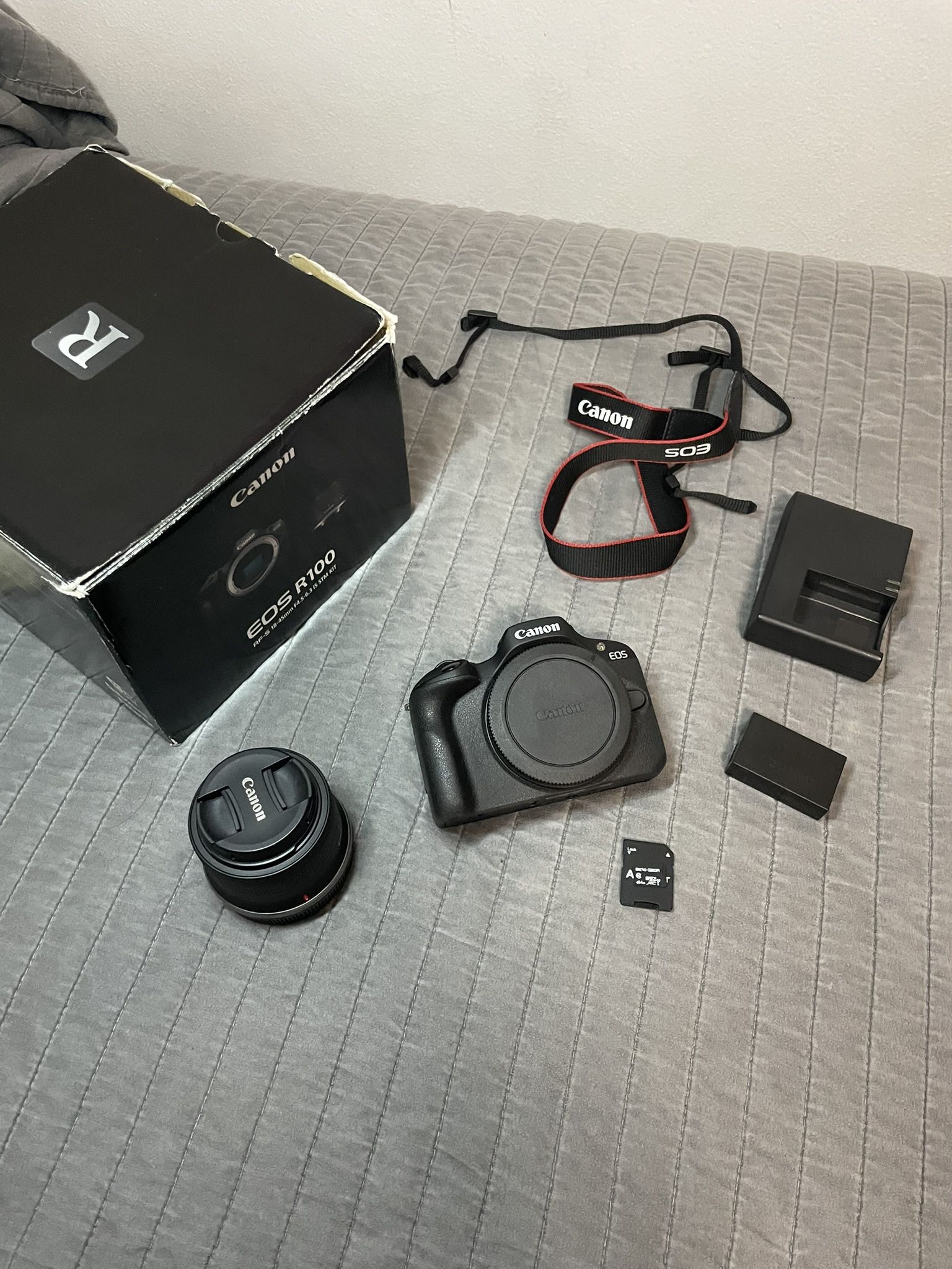 Canon R100 New w/Box 24.1MP