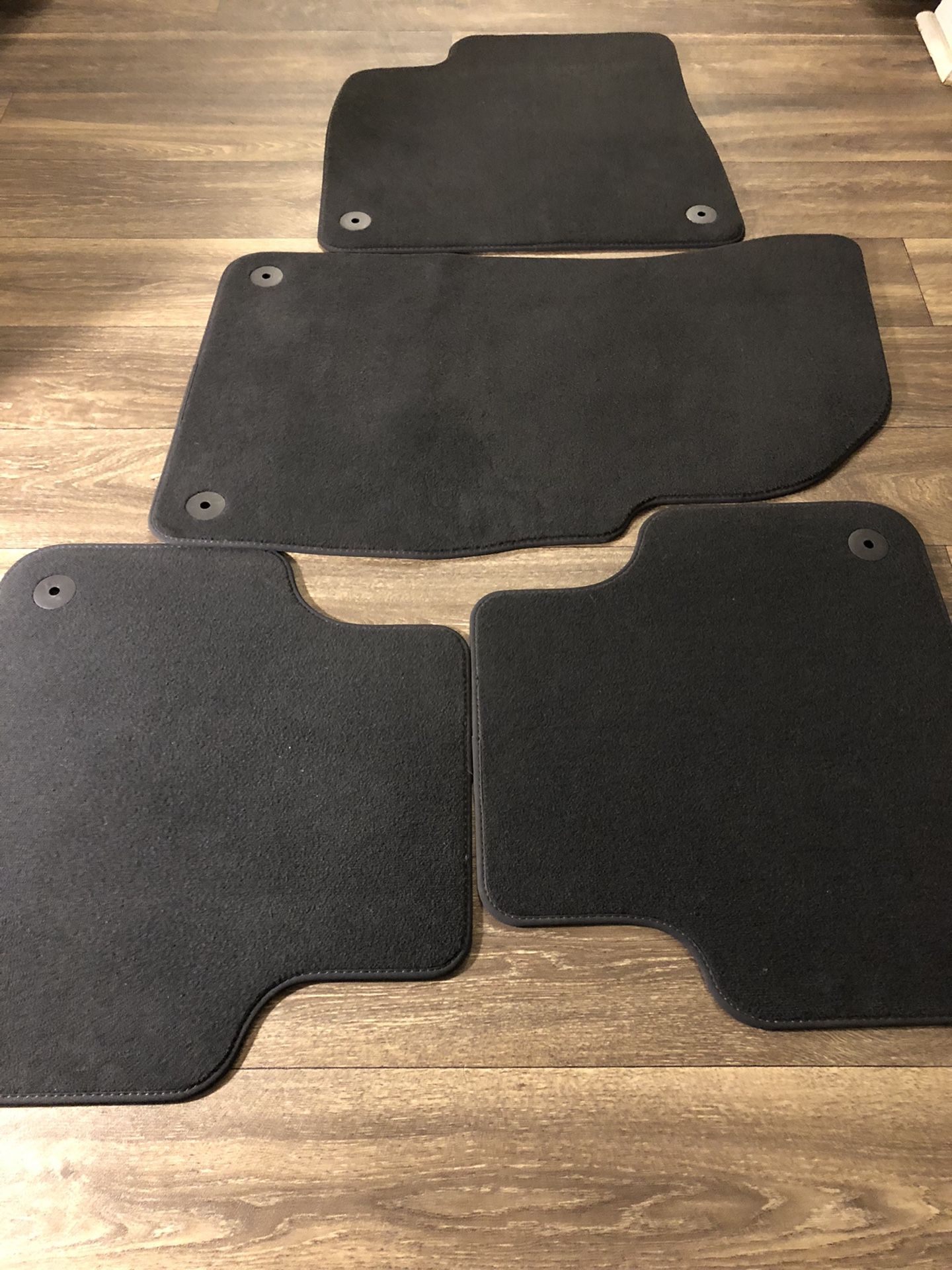 Audi Q7  Floor Mats 