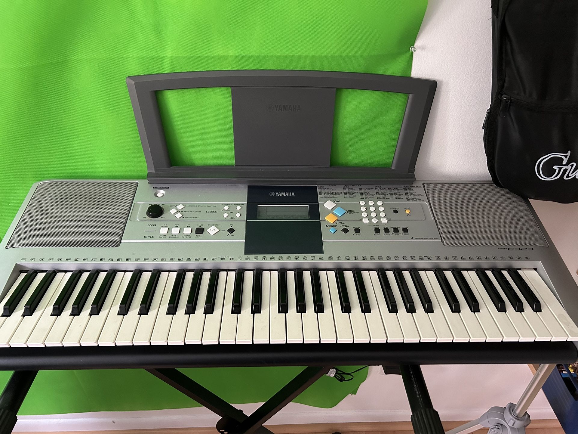 Yamaha keyboard PSR E323 for Sale in Dania Beach, FL - OfferUp