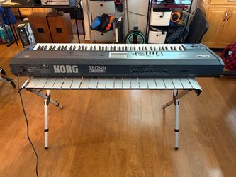 Korg Triton Extreme Music Workstation Synthesizer