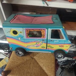 Vintage Barbie 1973 Beach Bus Van And Accesories