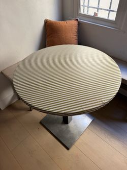 Round Pedestal Dining Table with Metal Base