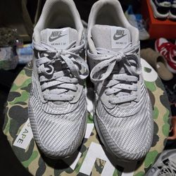Mens Size 8.5 Women's Size 10- Nike Air Max 1 SP The Monotones Vol. 1 Excellent Condition 