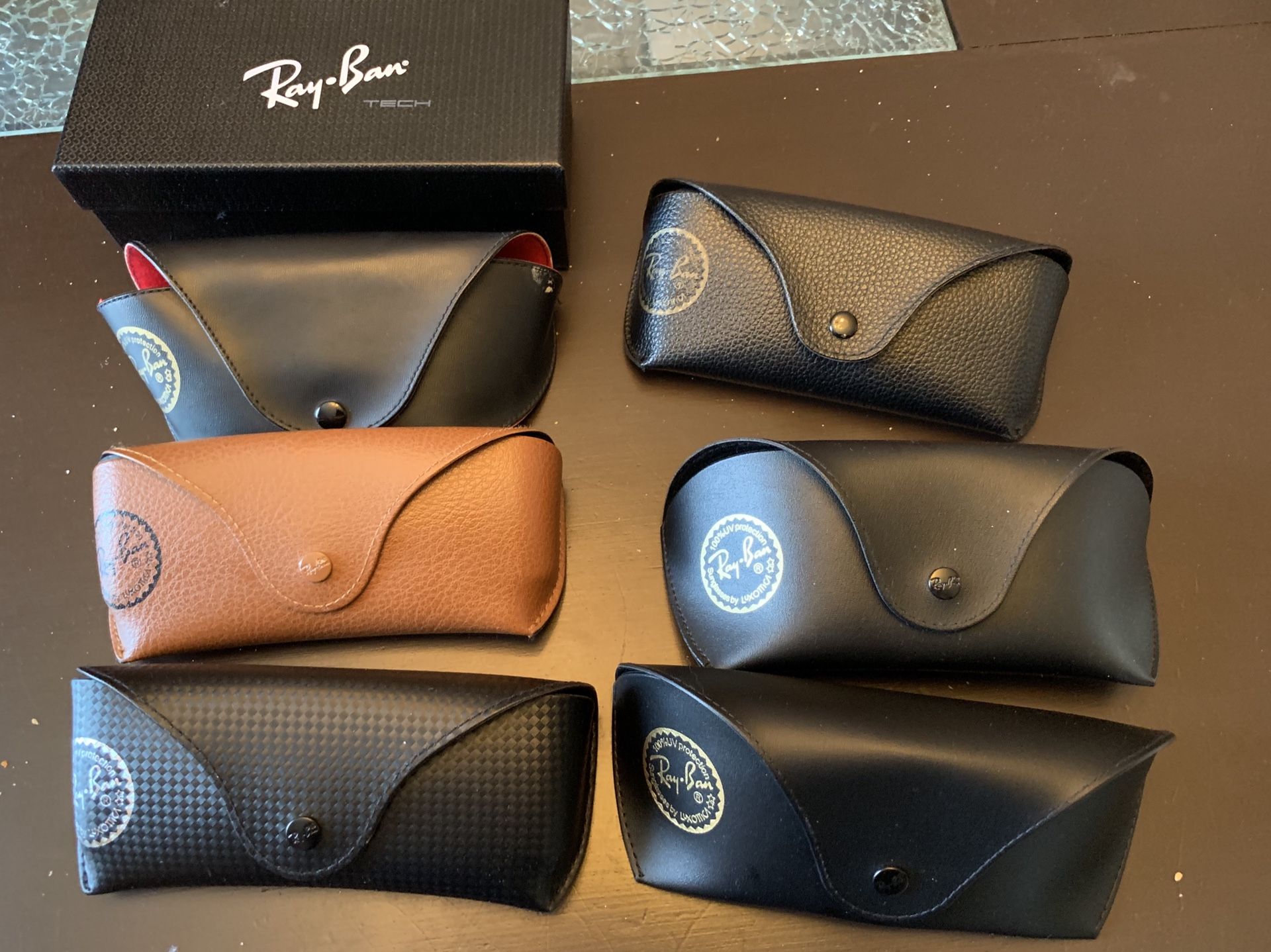 6 Authentic leather RayBan cases, 3 cleaning cloth, 1 box
