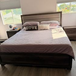6 piece bedroom set (From Rooms To Go)