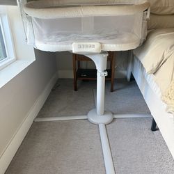 HALO BassiNest Soothing Swivel Sleeper