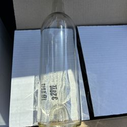 2 Boxes Of 12 750 ML Clear Glass Wine Bottles 