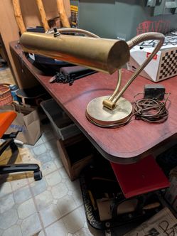 Vintage bronze desk light needs a little TLC but works