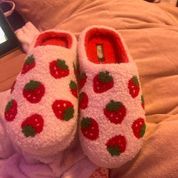 strawberry print slippers 
