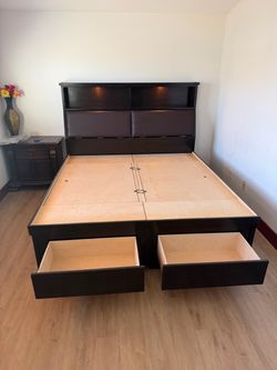 Queen Storage Bed Frame with Bookcase Headboard