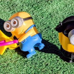 McDonalds Happy Meal Toy Despicable Me3 #1 Banana Launcher Toy 2017+Pirate Loose