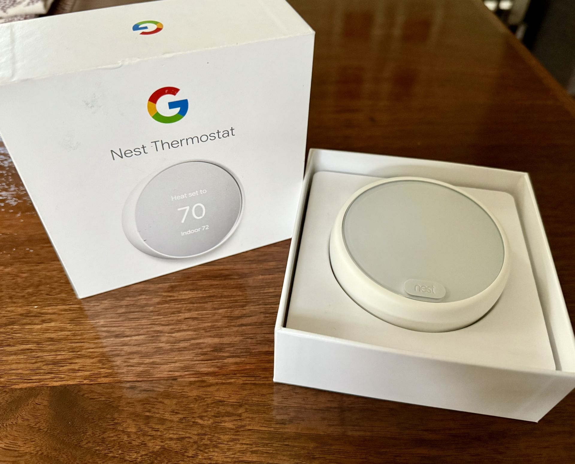 Google Nest Thermostat E - Like New! (wall plate included)