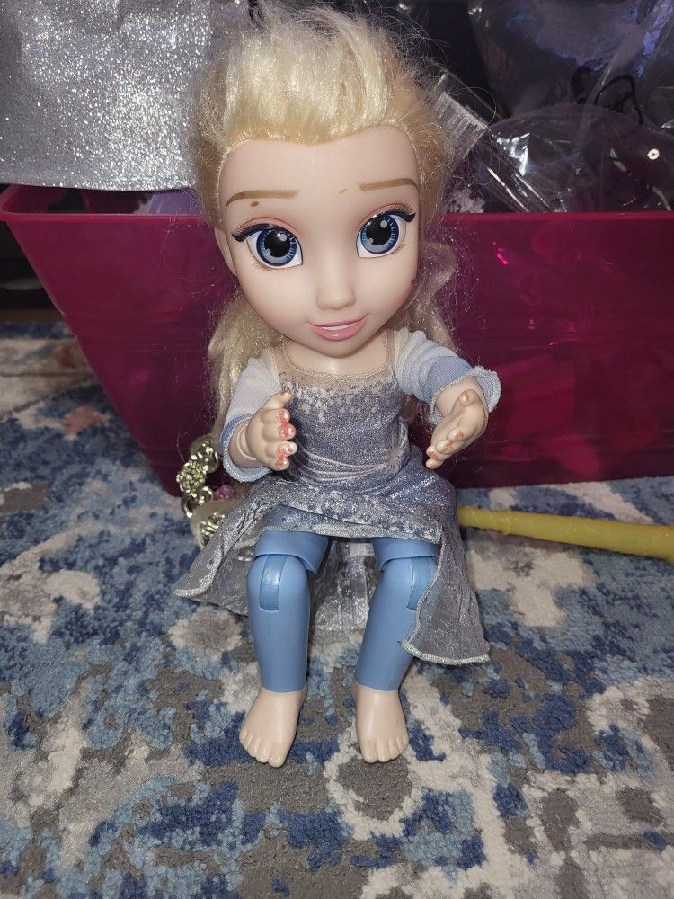 *ELSA FROM FROZEN* FLEXIBLE DOLL