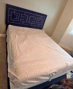 Queen size blue bedframe with mattress and boxspring great condition. I paid way more. I’m asking 300. I can drop it off.