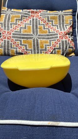 Yellow Pyrex hostess casserole dish