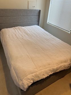Full Size Bed and Mattress-Like New