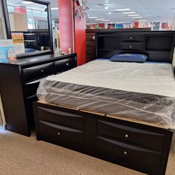 4285... Queen Bed Dresser And Mirror 