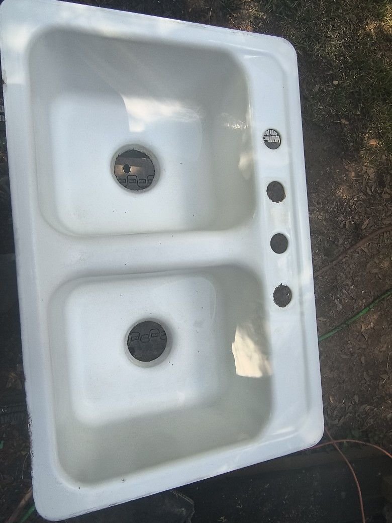 1956 RICHMOND CAST IRON SINK 