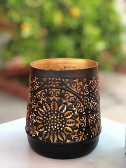 HURRICANE LAMP Black & Gold Candleholder