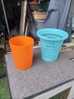 Small  Trash  Cans