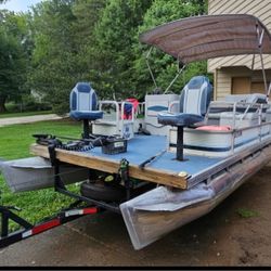 Pontoon Boat