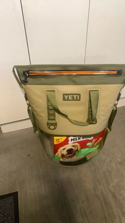 Yeti lunch box
