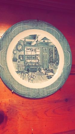 Old fashion plate wall decor