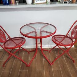 Patio/Porch Antique Coca-Cola Table & Two Chairs