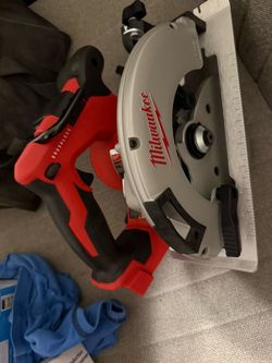 Milwaukee M18 cordless circular saw