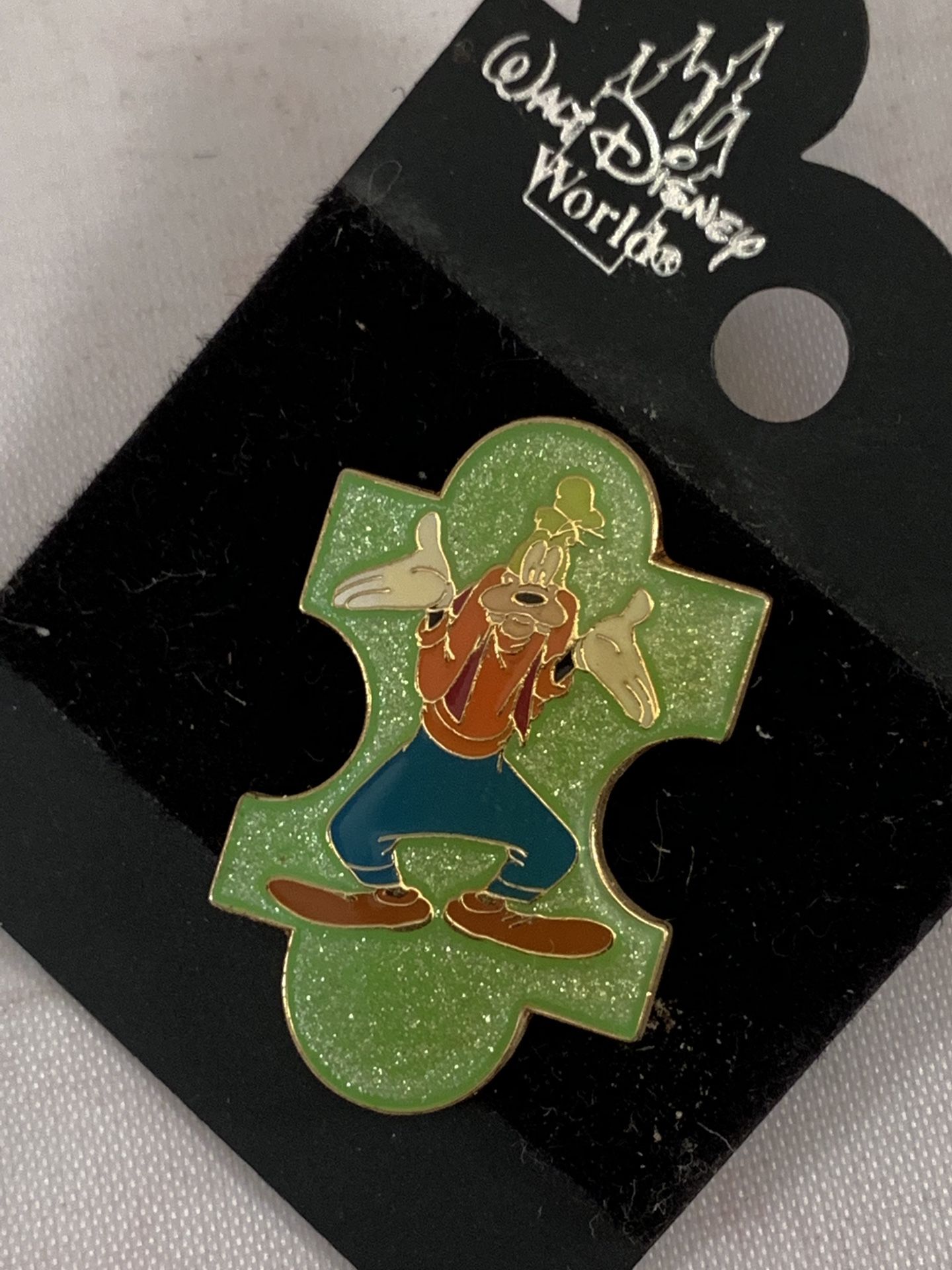Disney Goofy Puzzle Pin -Error