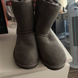 Grey Ugg Boots Short Size 7
