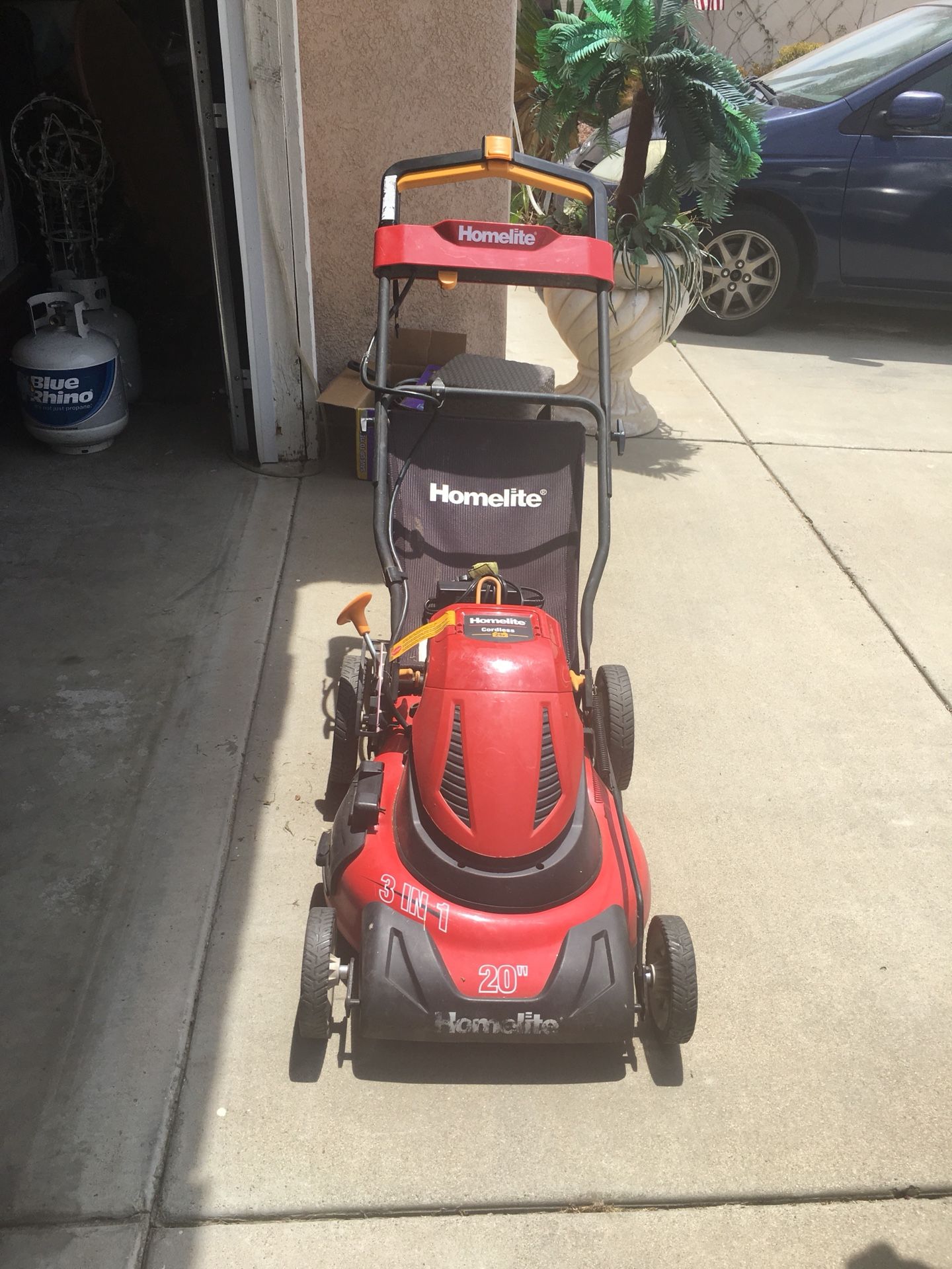 Black & Decker 24-Volt Cordless Electric Lawn Mower with Bag�-�$125�(FREE  DELIVERY!!!) for Sale in Salem, OR - OfferUp