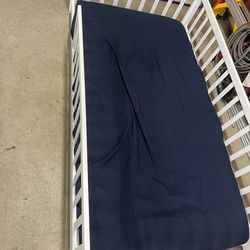 Kids bed frame +mattress