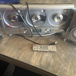 Emerson 3cd Changer Am Fm stereo