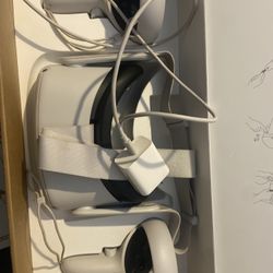 Oculus Quest 2 128GB White Standalone VR Headset with Controllers and USB-C