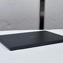 Macbook Pro (M1 Chip)