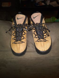 Kids Nike Boots ACG Size 3y